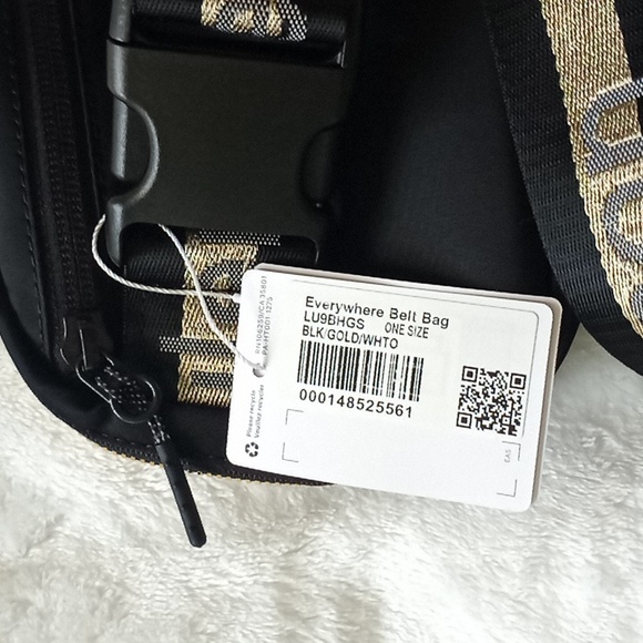 Lululemon gold logo crossbody belr bag - Picture 7 of 10